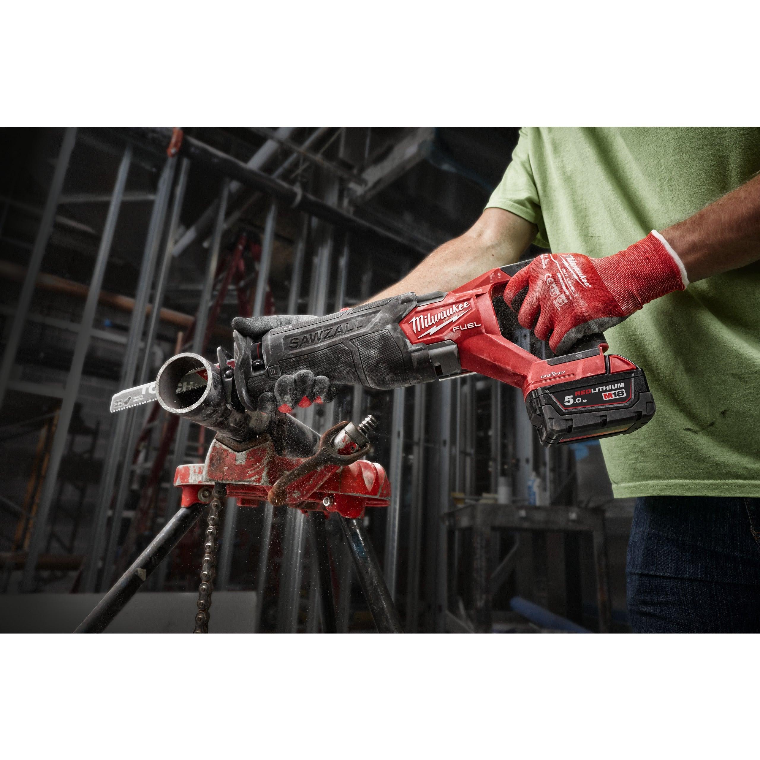 Fierăstrău sabie M18 FUEL™ ONE-KEY™ SAWZALL™ Milwaukee M18ONEFSZ-502X,