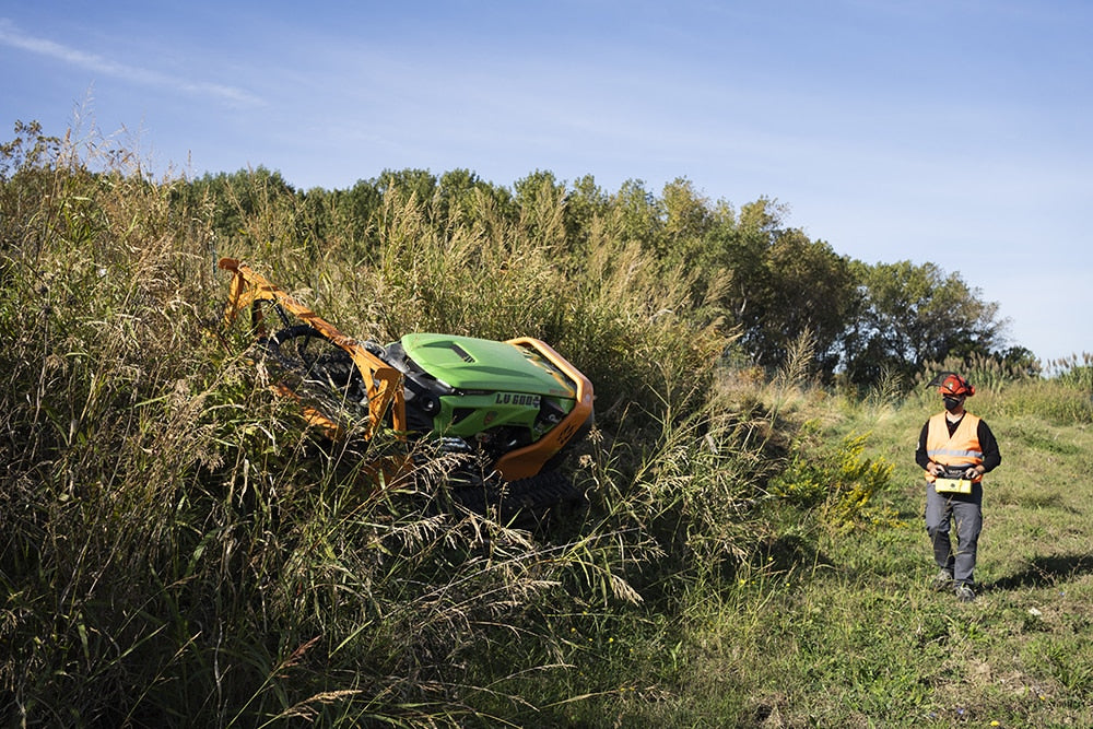 Tocător multifuncțional șenilat și radiocomandat Green Climber LV600 PLUS, 57CP